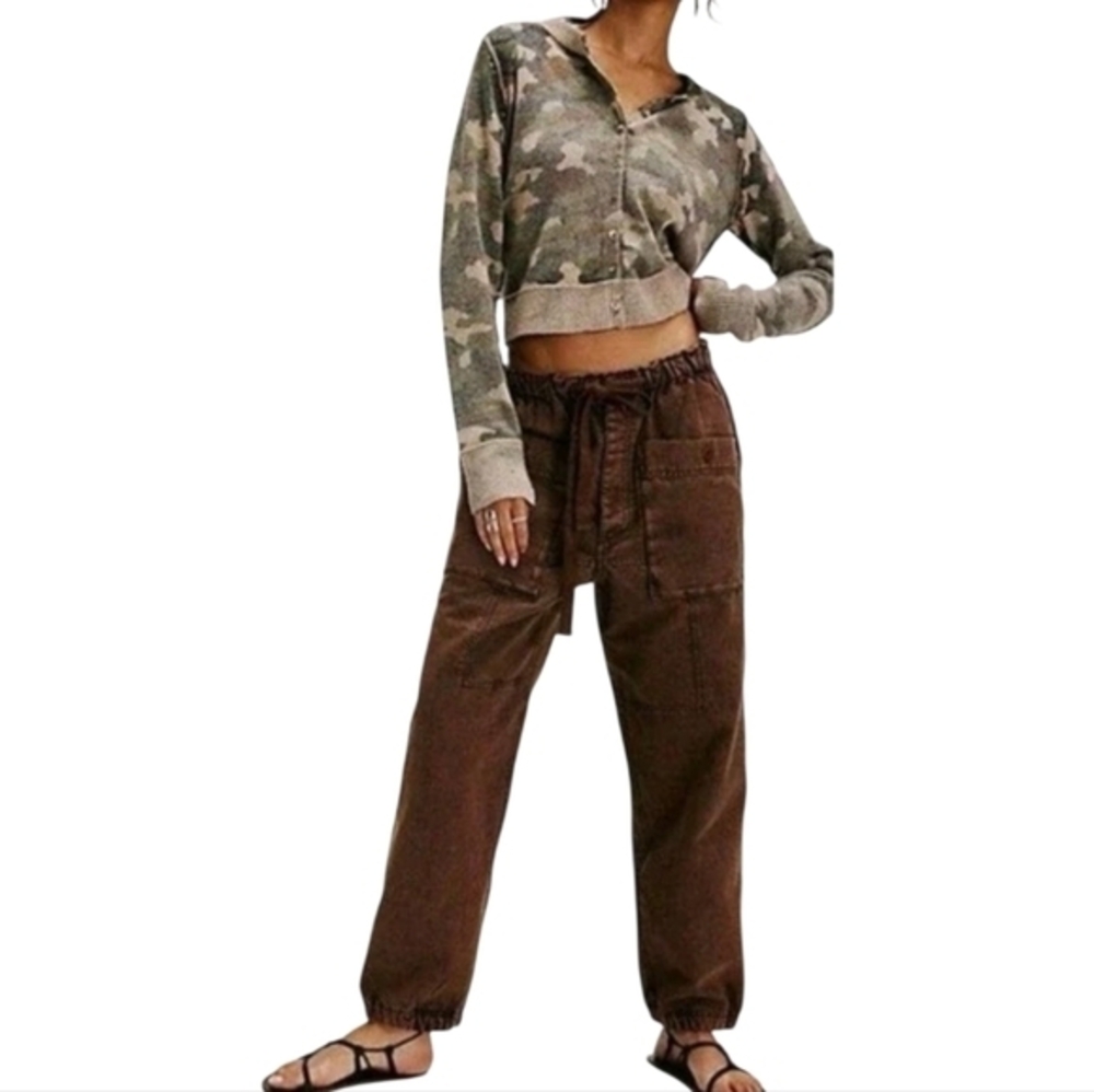 Free People Riverstone Oversized Patch Pocket Pants in Hot Fudge size Small New
